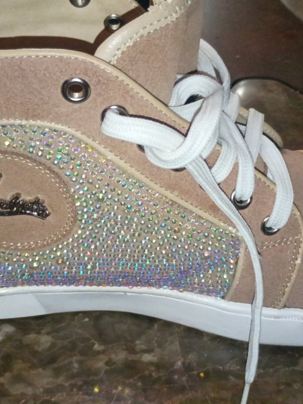Christian Louboutin - Picture 2 of 6